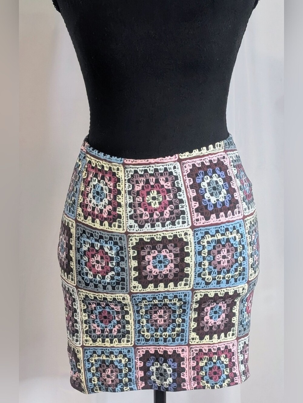 Bear Dance Boho Crochet Tile Print Mini Skirt S
